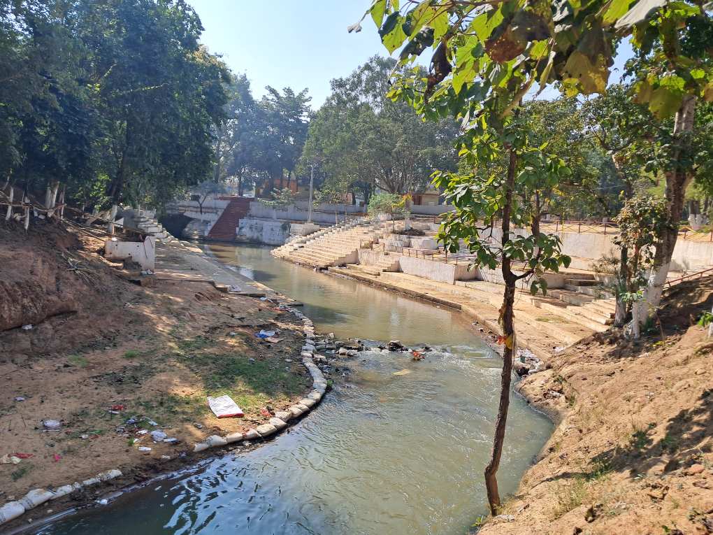 Shankar Ghat Ambikapur Shiv Mandir at river side।
